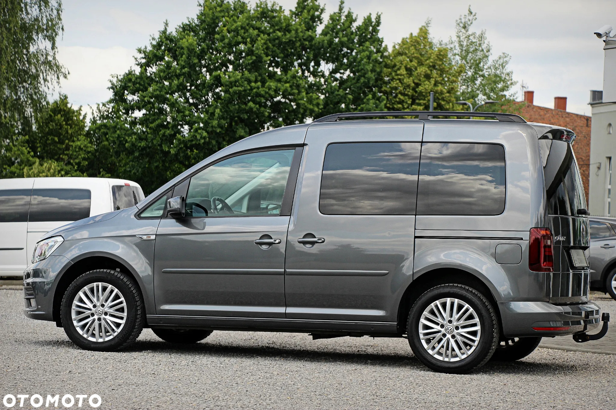 Volkswagen Caddy 2.0 TDI Comfortline DSG - 11