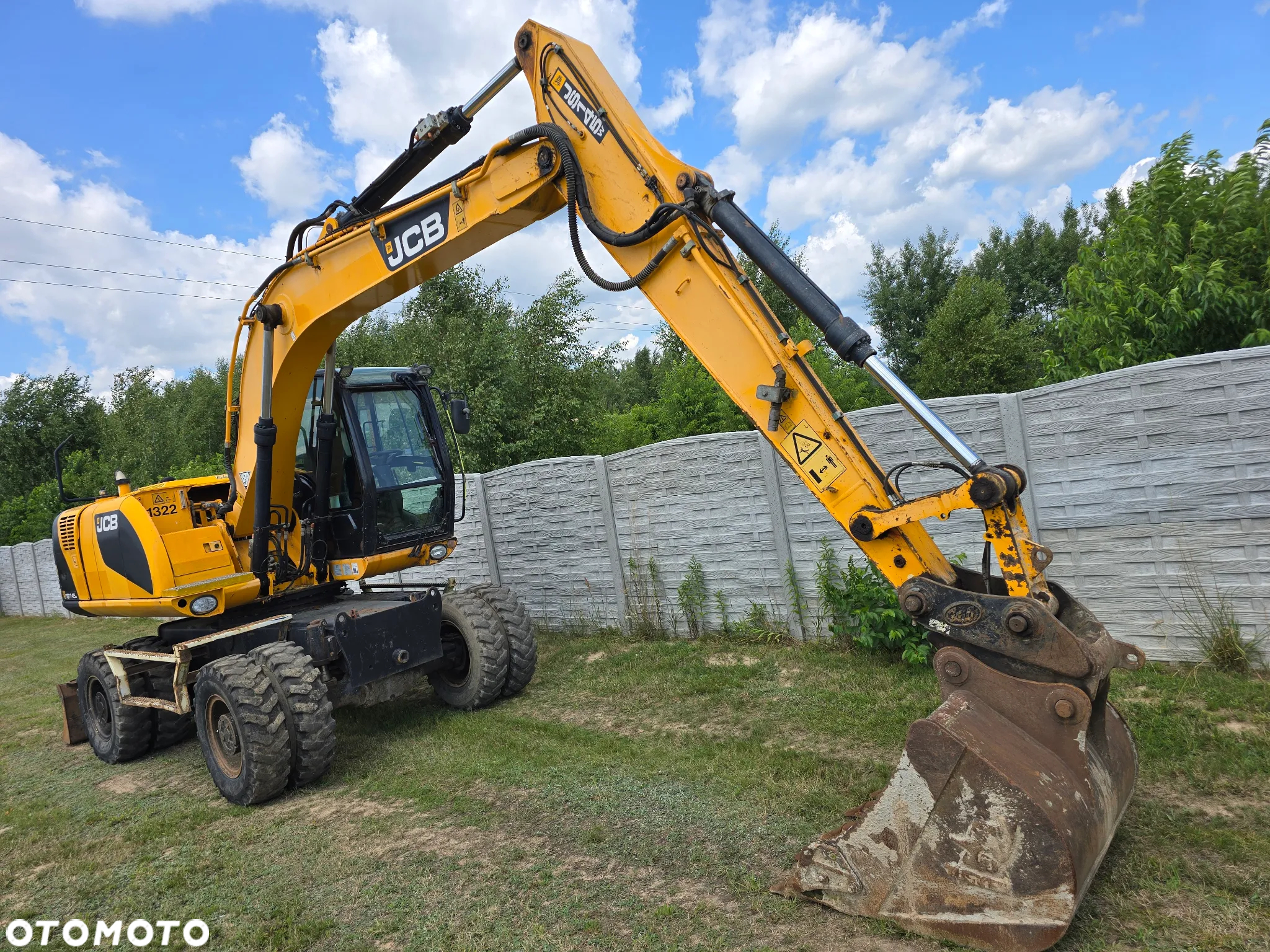 JCB - 11