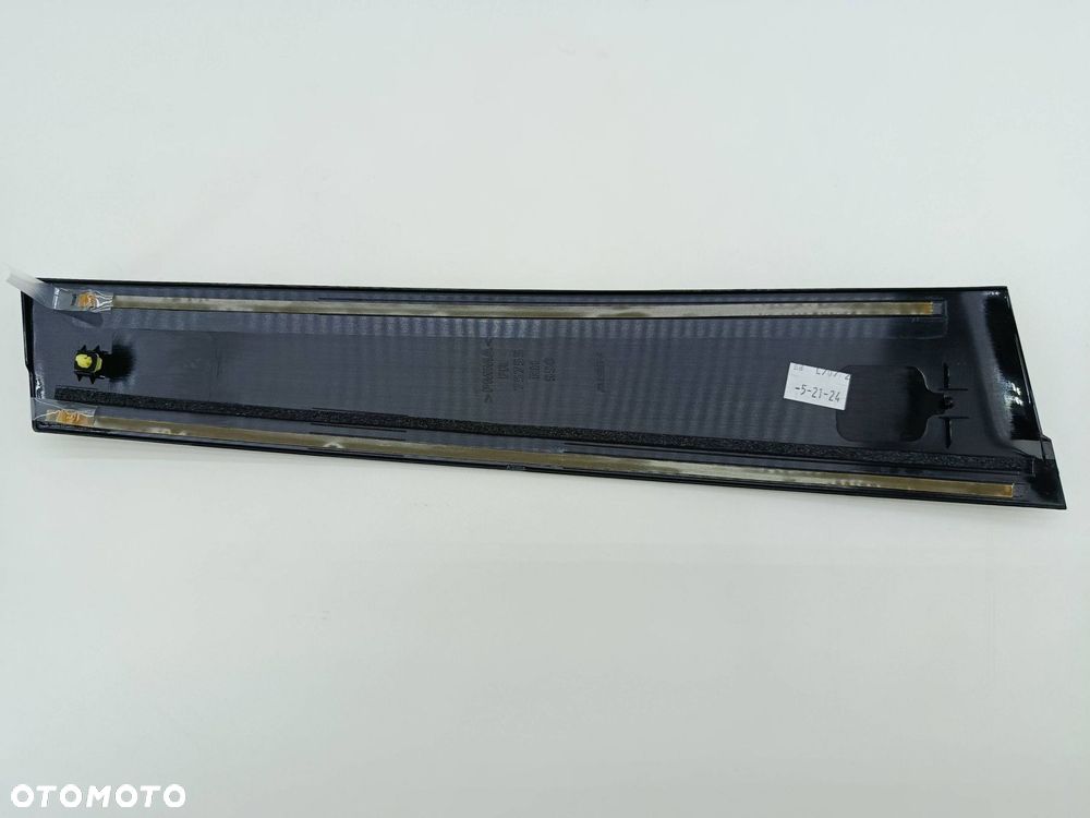 TOYOTA HIGHLANDER 20- LISTWA DRZWI PRAWY PRZÓD 75755-0E060 - 1