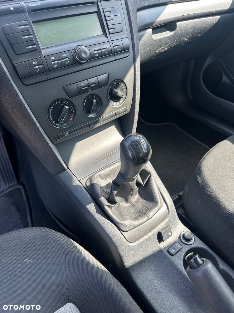 Skoda Octavia 1.6 Elegance - 12