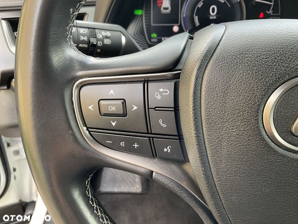 Lexus UX - 24