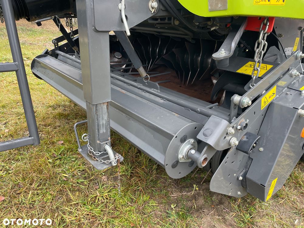 Claas Variant 460 RF - 9