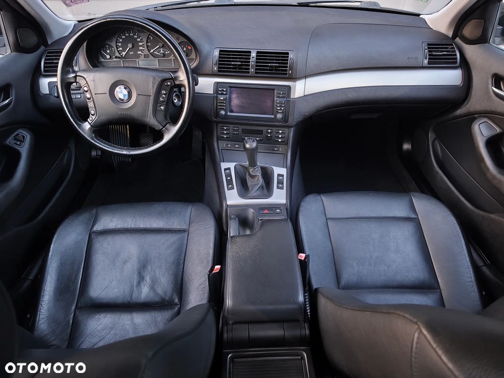 BMW Seria 3 325i Edition Exclusive - 24