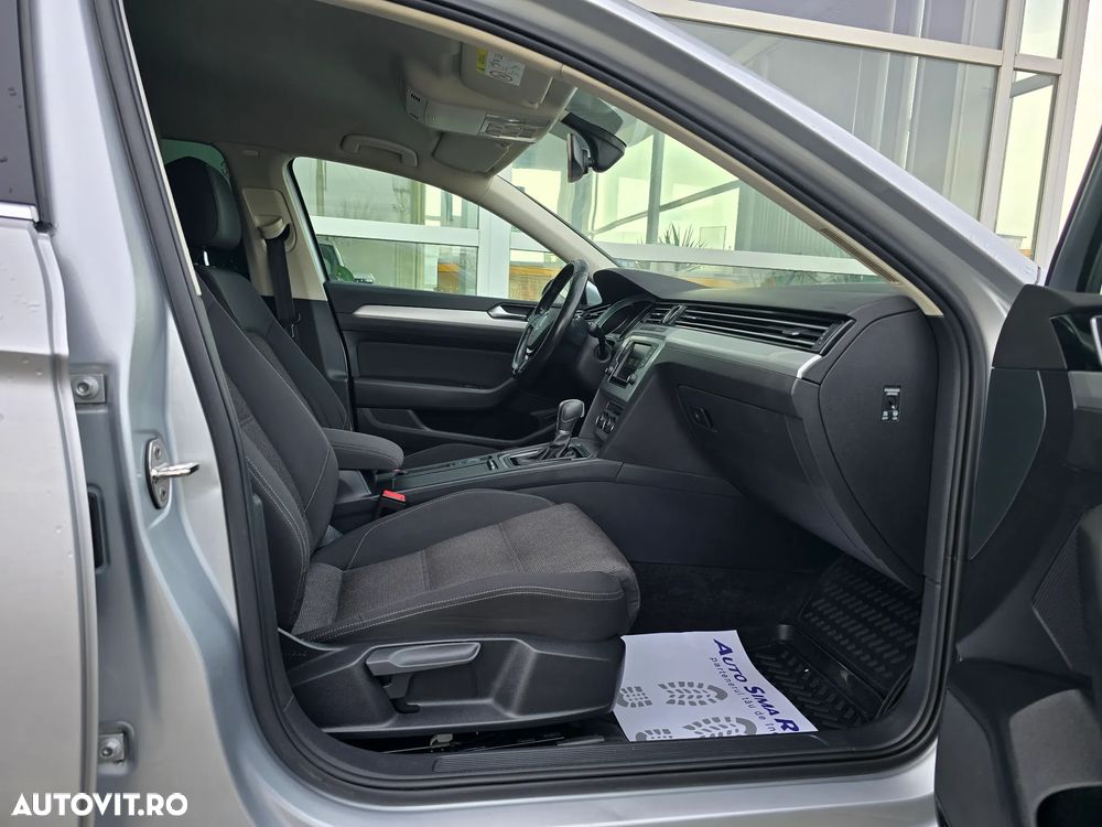 Volkswagen Passat - 11