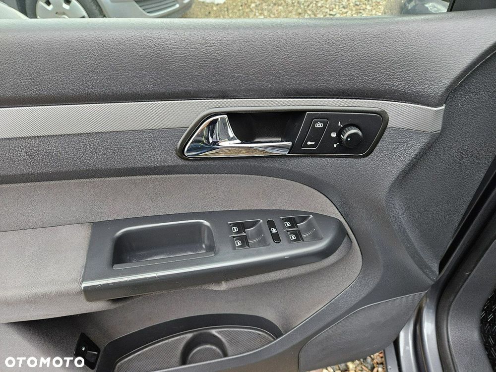Volkswagen Touran - 14