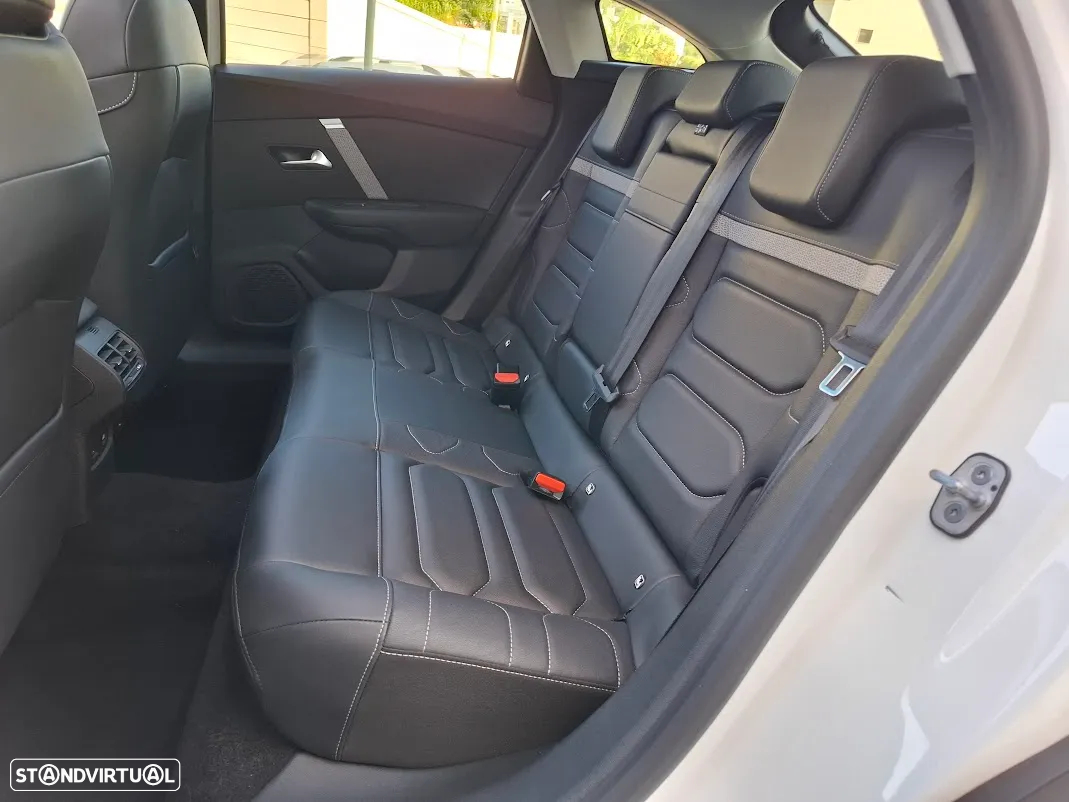 Citroën C4 PureTech 130 Stop&Start EAT8 SHINE - 35