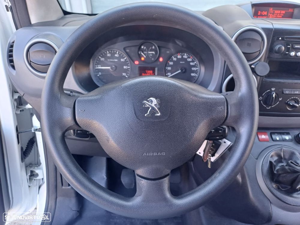 Peugeot PARTNER LONGA 1.6 HDI 100 CV - 3 LUGARES - 24