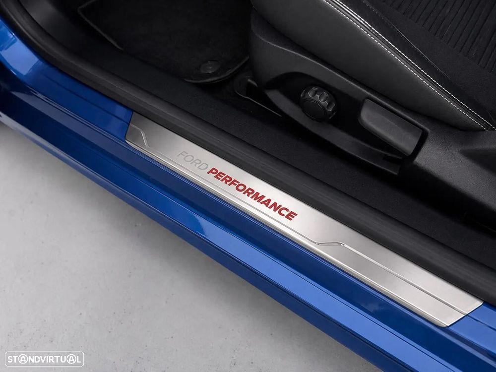 Ford Fiesta 1.5 EcoBoost S&S c/ Pack Pele Exclusiva ST - 28