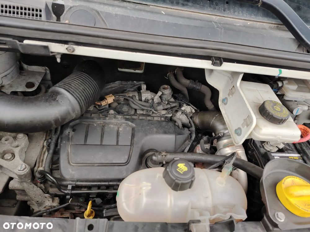 silnik jeszcze w aucje skrzynia nv300 trafic III vivaro b 1,6 140km  części - 2