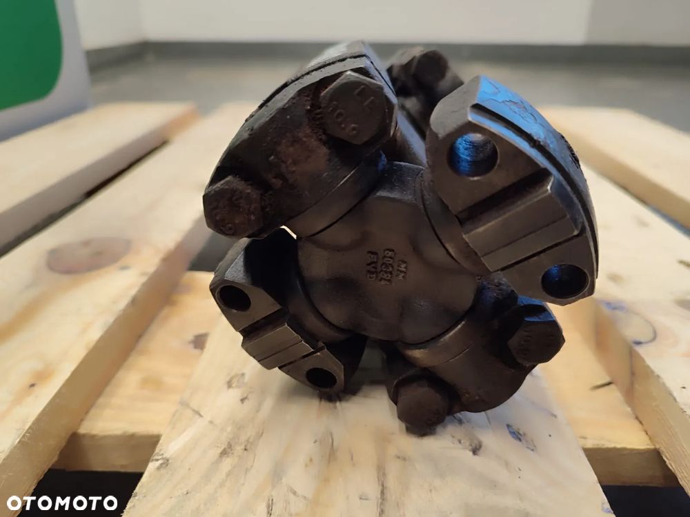 Wał napędowy 80368  Case MX 120 - 9