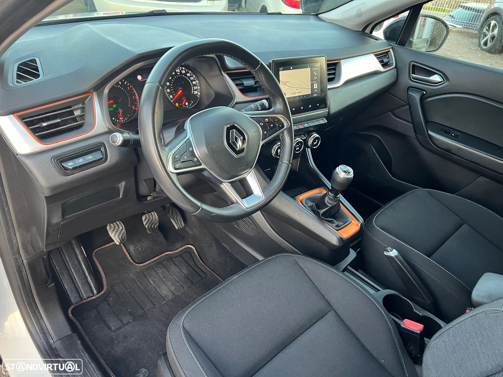 Renault Captur TCe 100 EXPERIENCE - 10