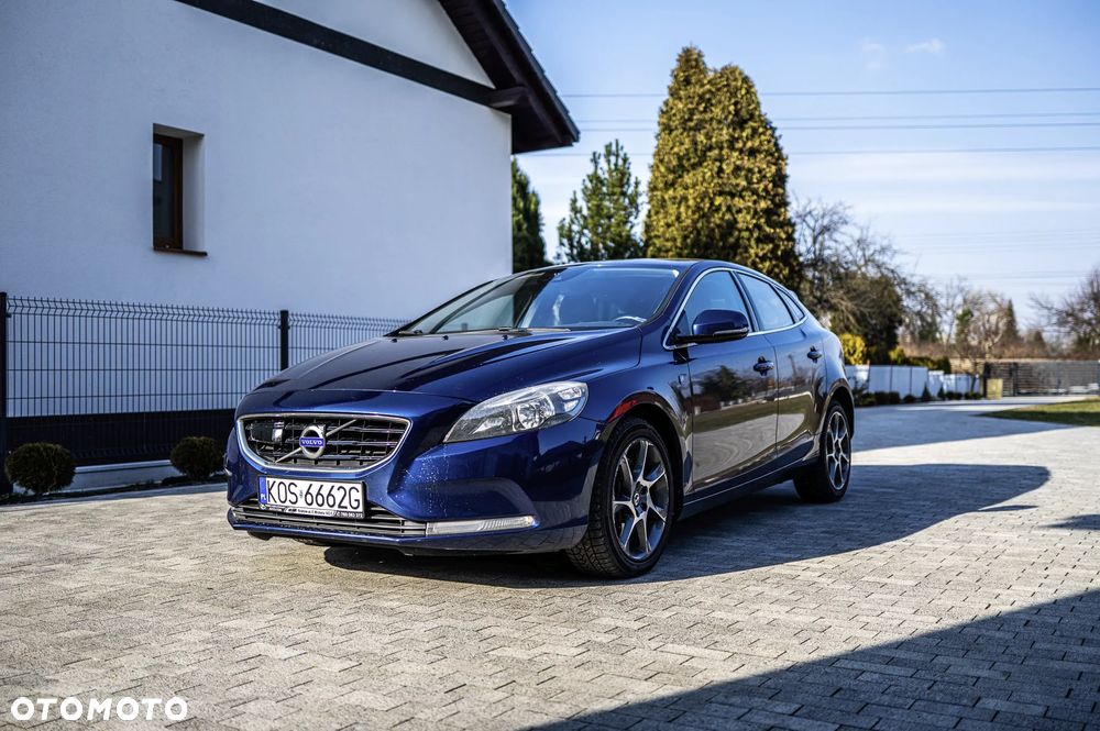 Volvo V40 D4 Ocean Race - 1