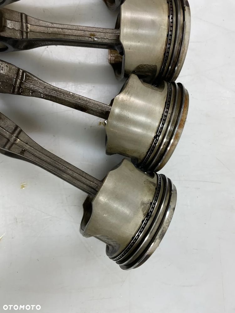 Tłok korbowód Skoda Fabia I 1.4 MPI AZF 44KW K411B 047F - 5