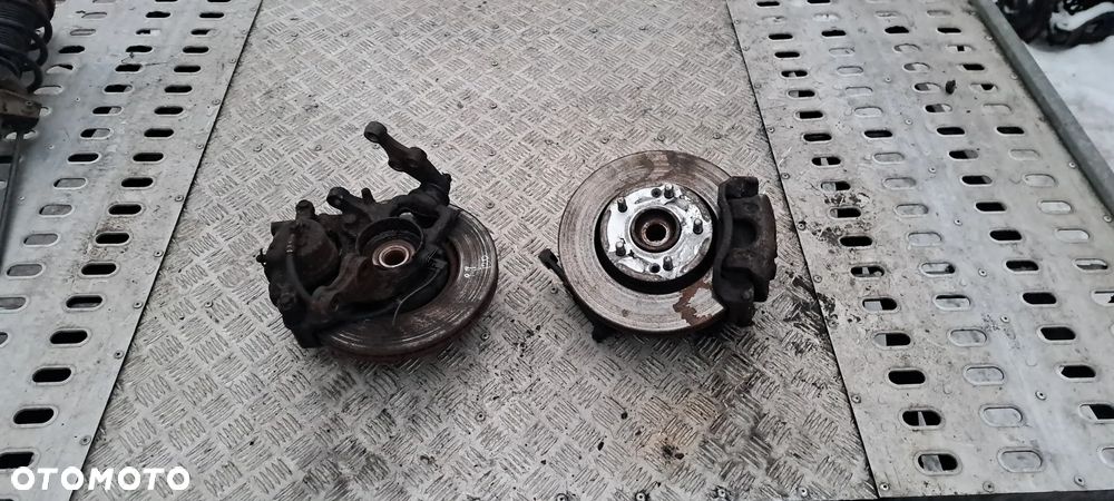 ZWROTNICA LEWA PRAWA PIASTA HYUNDAI I30 KIA CEED/ BENZYNA - 4