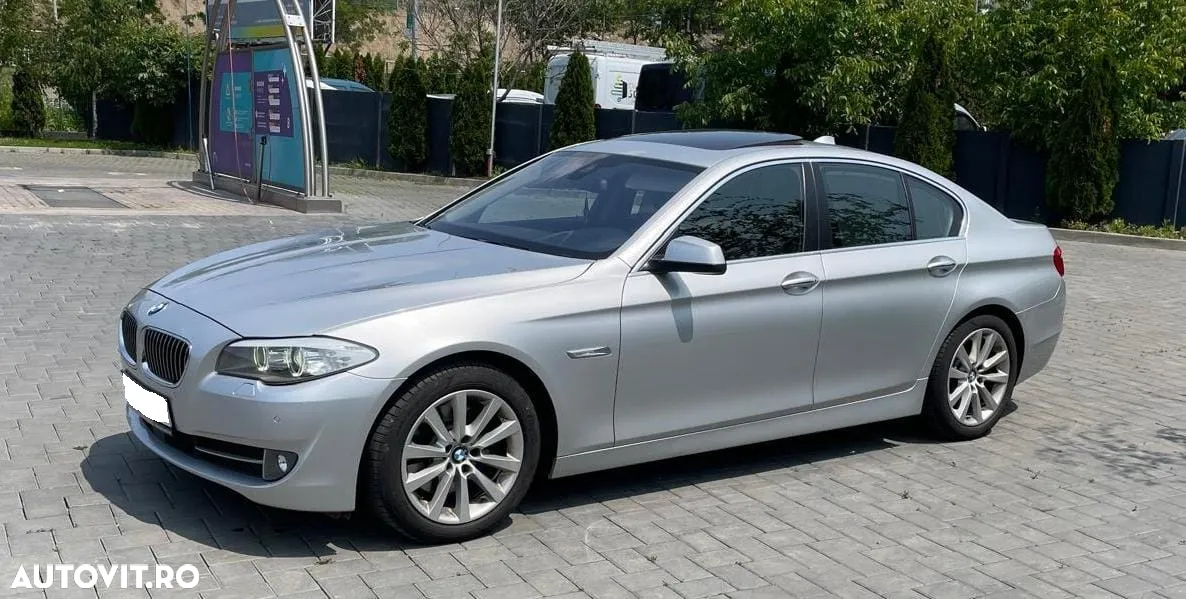 BMW Seria 5 525d xDrive AT - 3