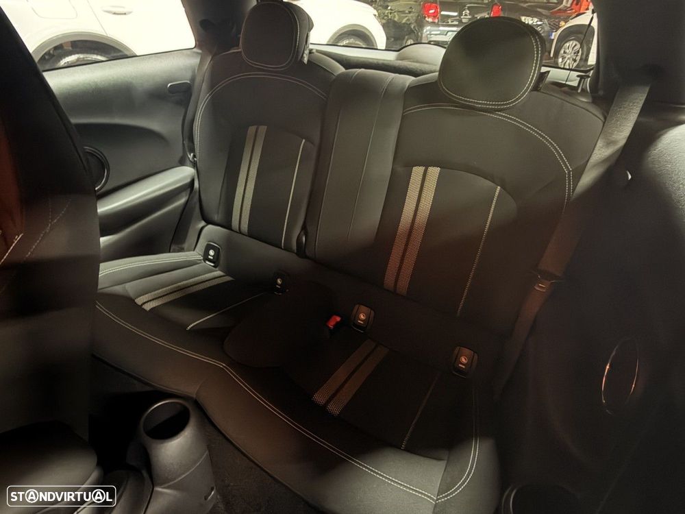 MINI 3 Portas One JCW - 7