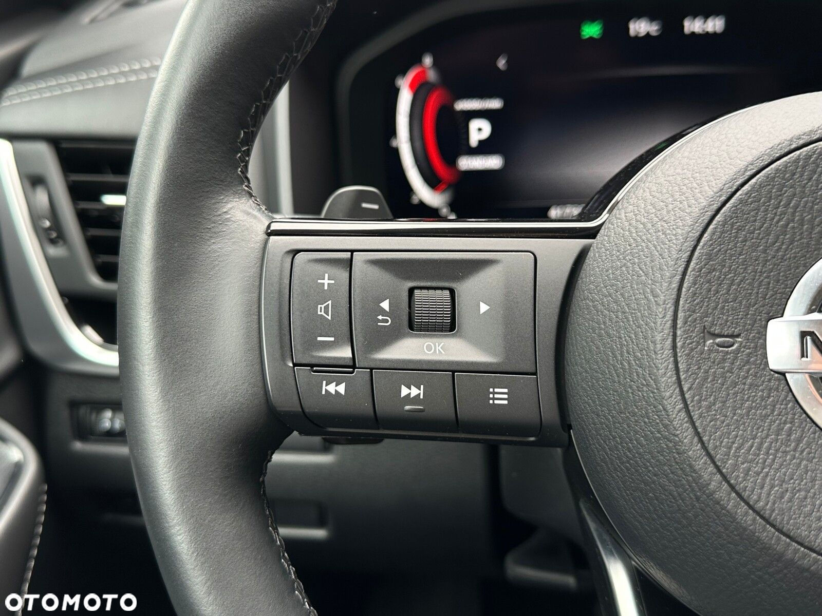 Nissan Qashqai 1.3 DIG-T N-Connecta DCT - 20