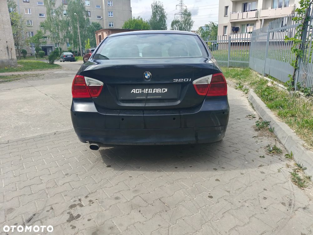 BMW Seria 3 320i - 13