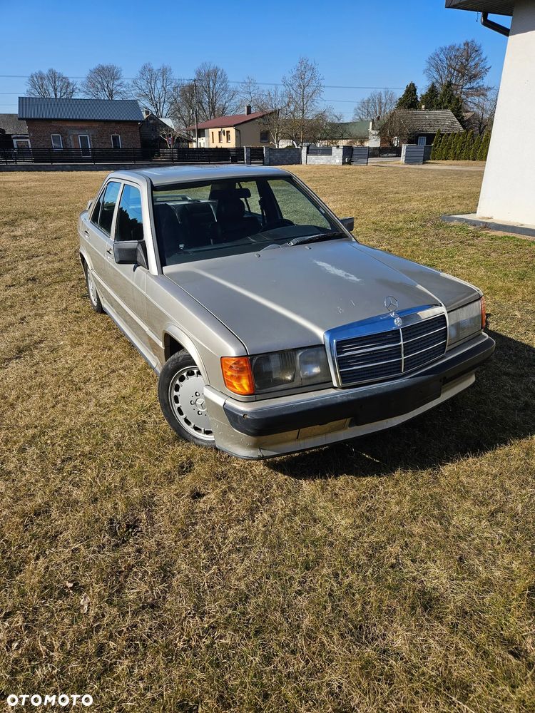 Mercedes-Benz W201 (190) - 2