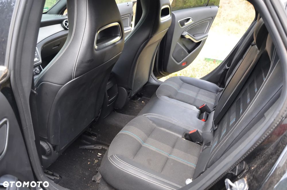 Mercedes-Benz CLA 220 d 7G-DCT AMG Line - 12