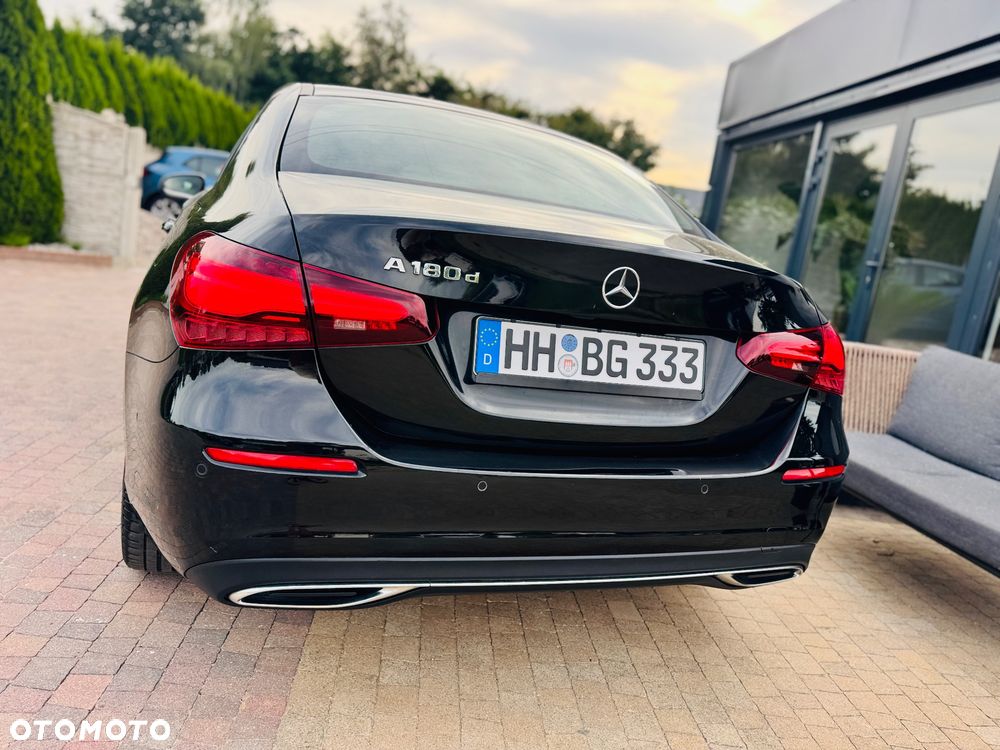 Mercedes-Benz Klasa A 180 d 8G-DCT Style - 3