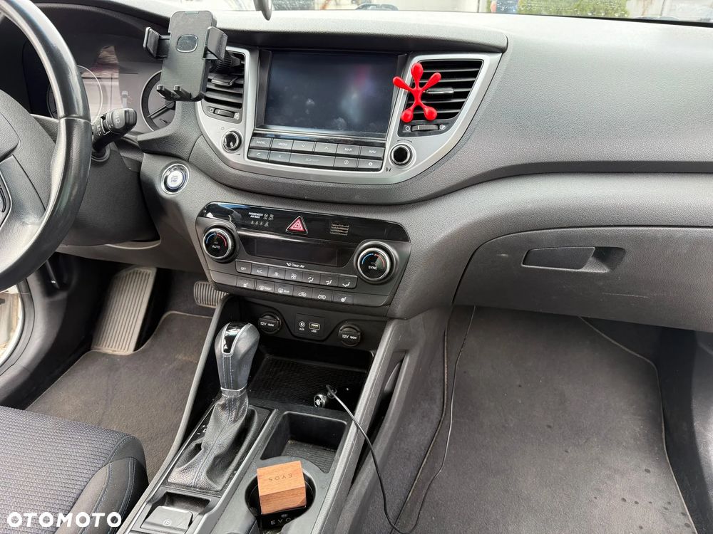 Hyundai Tucson 1.7 CRDI BlueDrive Style 2WD DCT - 12