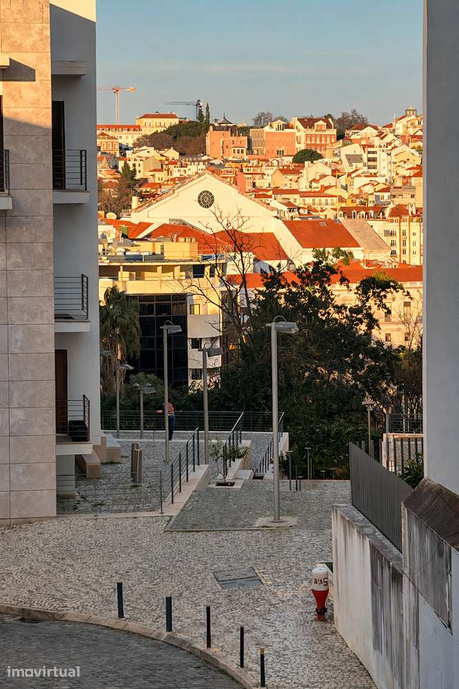 Apartamento T8, na Lapa, com vista rio e garagem - Grande imagem: 5/14
