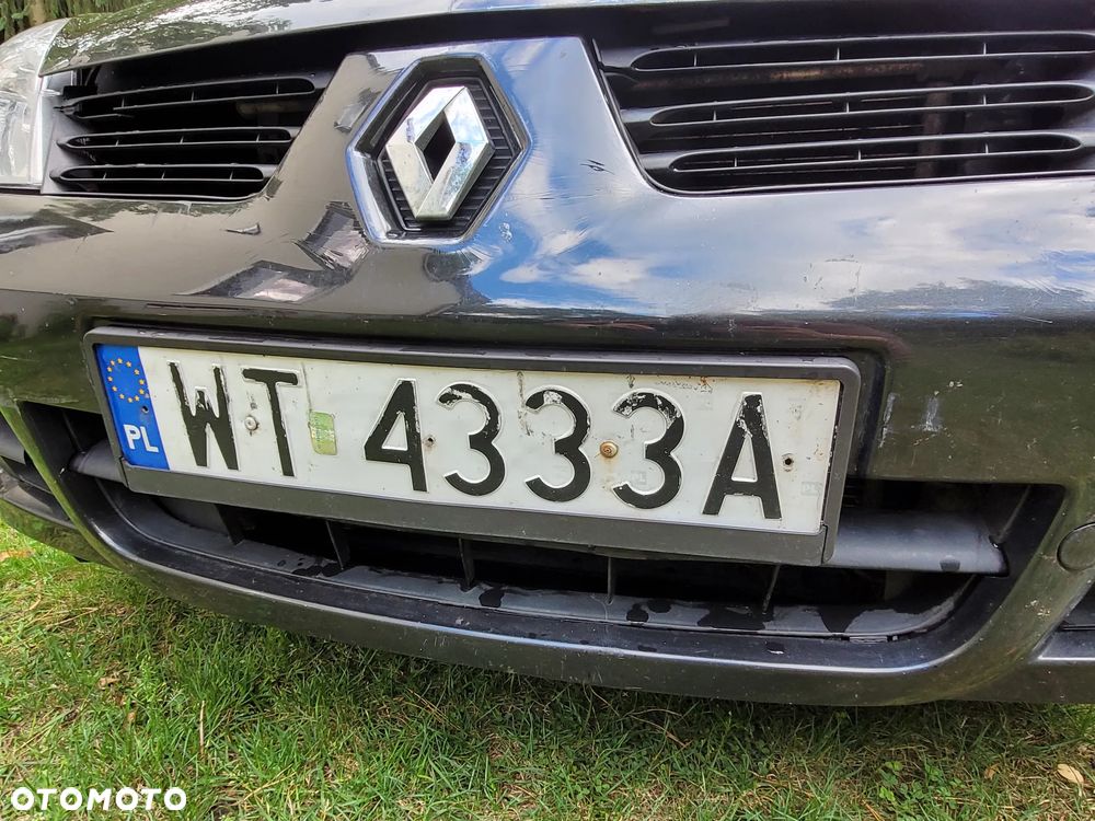 Renault Clio 1.2 16V Campus - 11