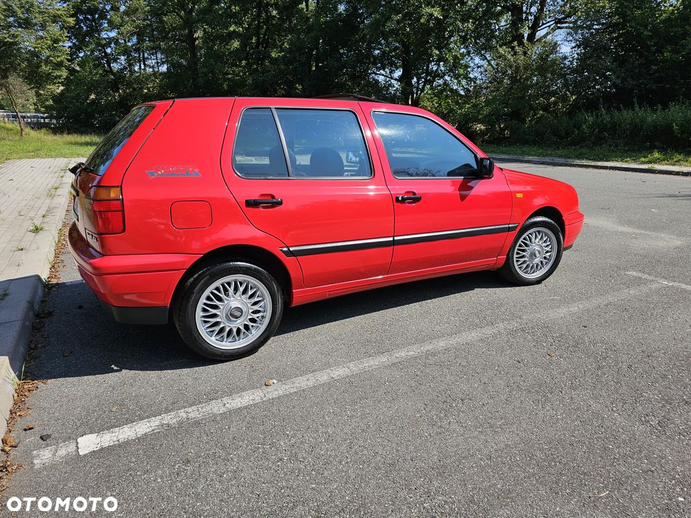 Volkswagen Golf - 6