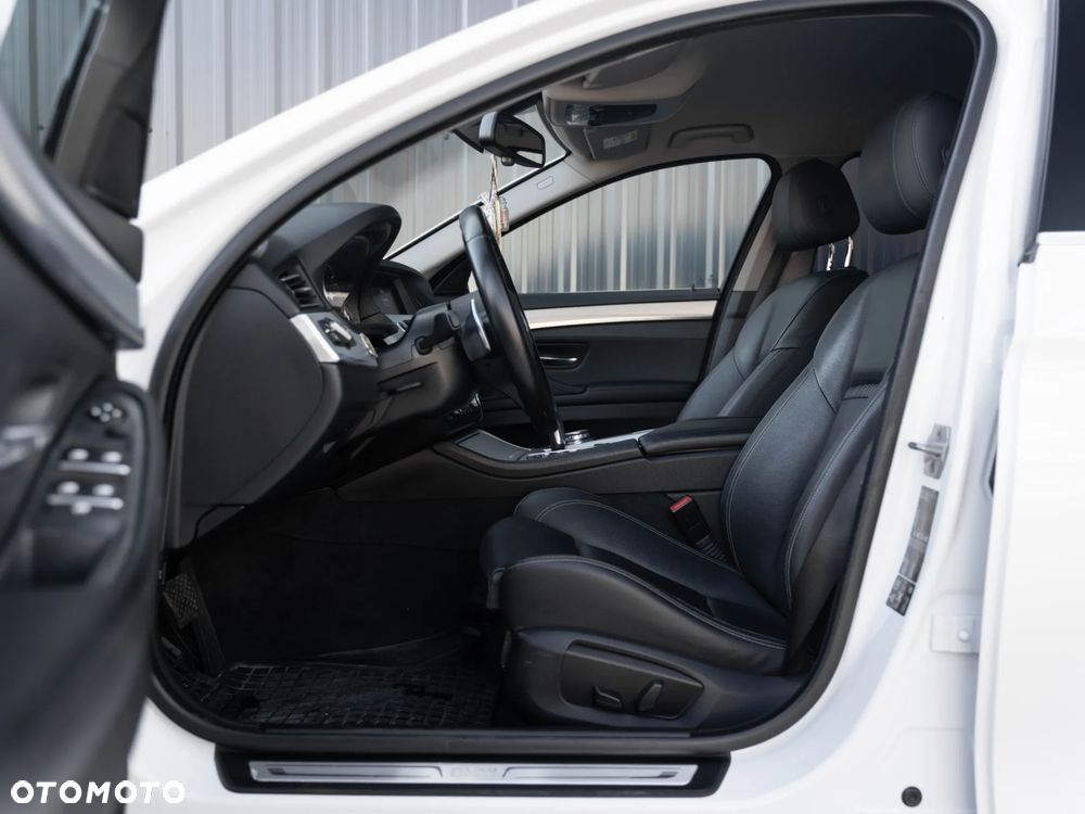 BMW Seria 5 520d xDrive Luxury Line - 11