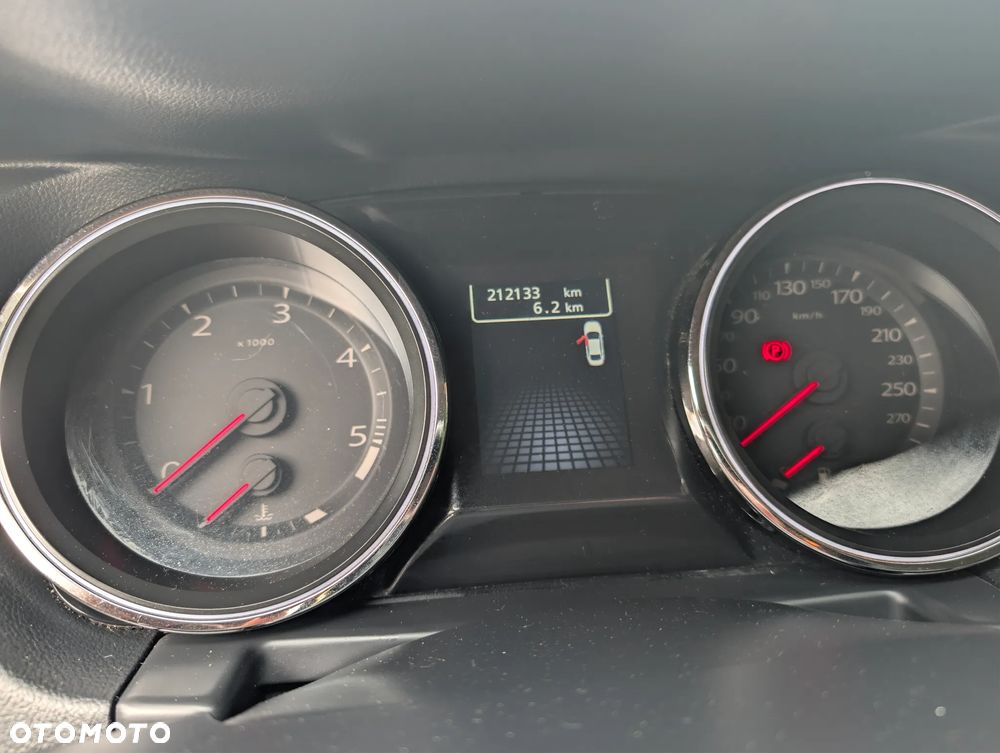 Renault Latitude 2.0 dCi Privilege - 11