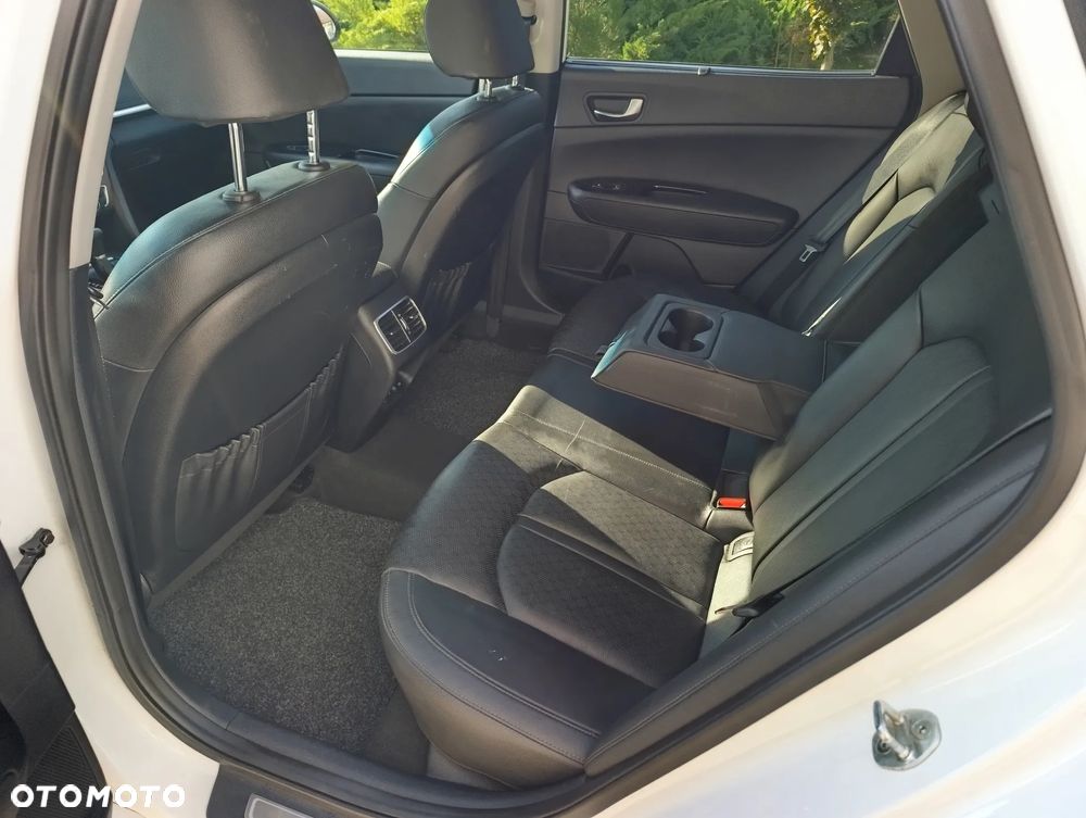 Kia Optima Plug-in Hybrid - 17