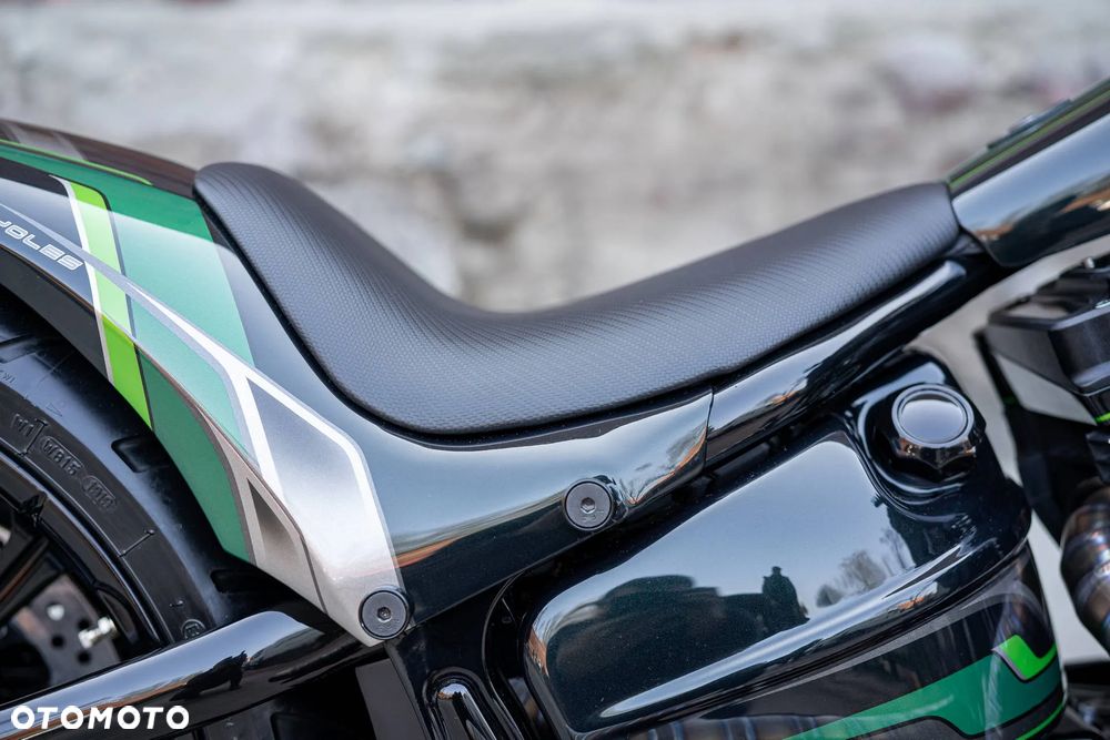 Harley-Davidson Softail Breakout - 30