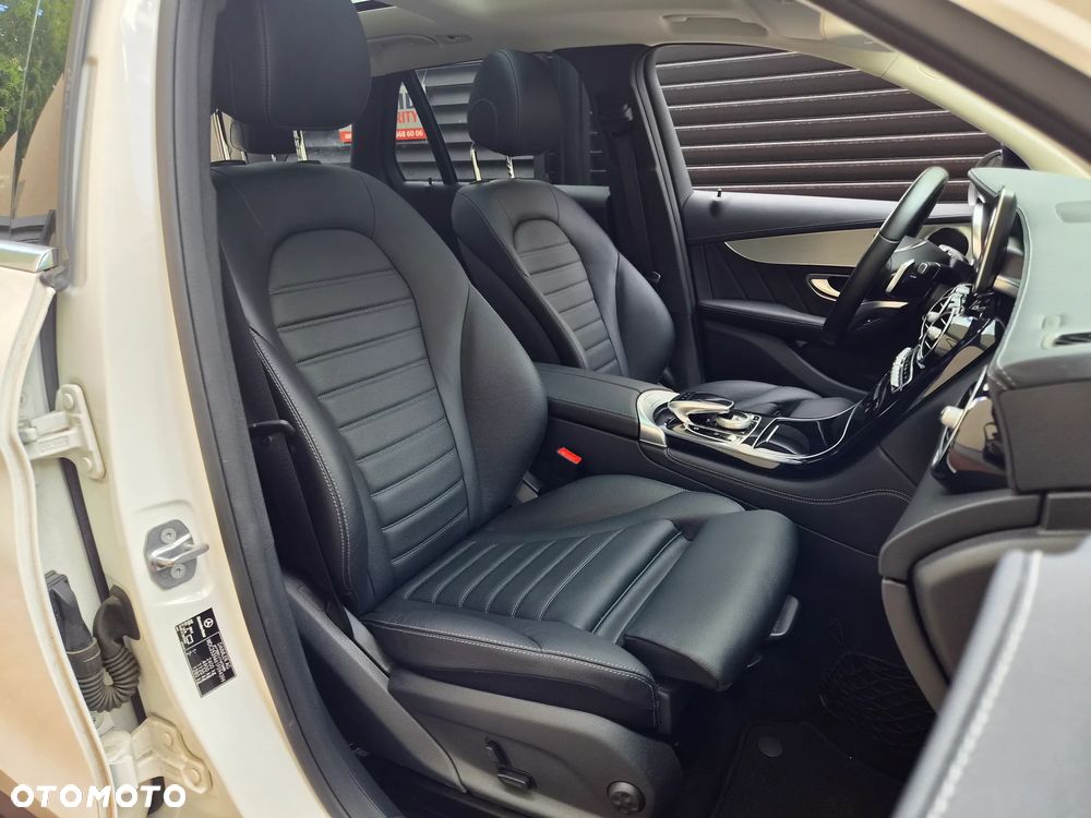 Mercedes-Benz GLC 250 4Matic 9G-TRONIC AMG Line - 9