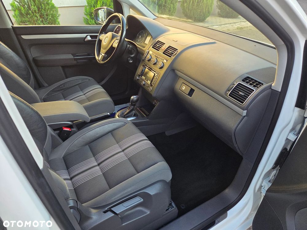 Volkswagen Touran 1.6 TDI DPF DSG MATCH - 21