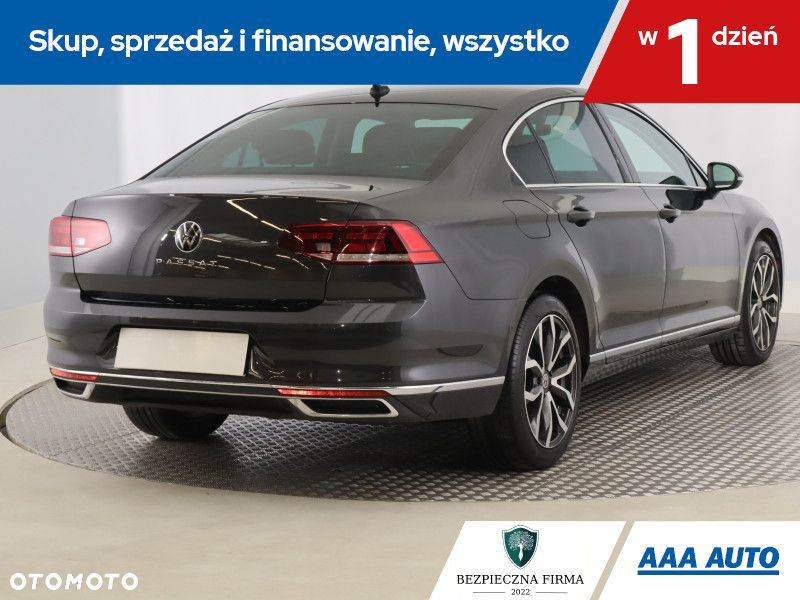 Volkswagen Passat - 6