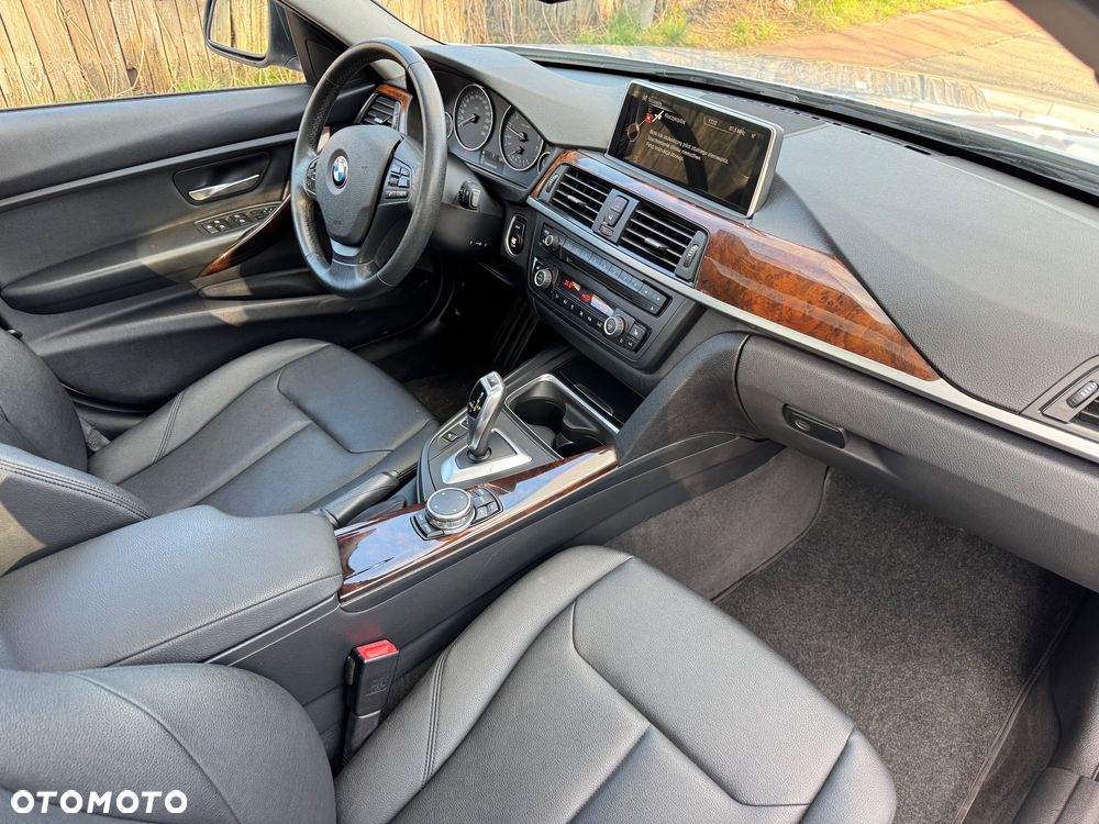 BMW Seria 3 328i xDrive Sport Line - 18