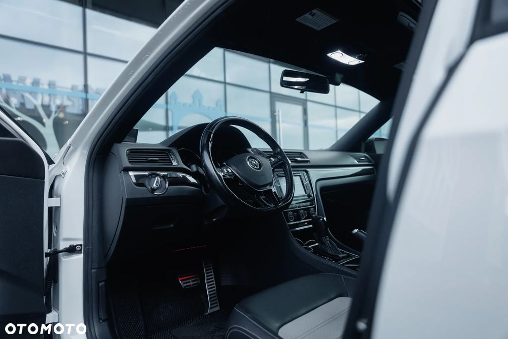 Volkswagen Passat - 22