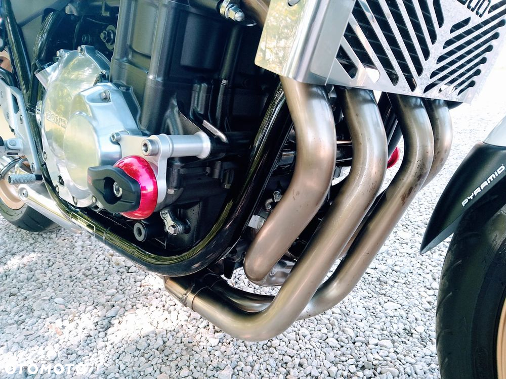 Honda CB - 12