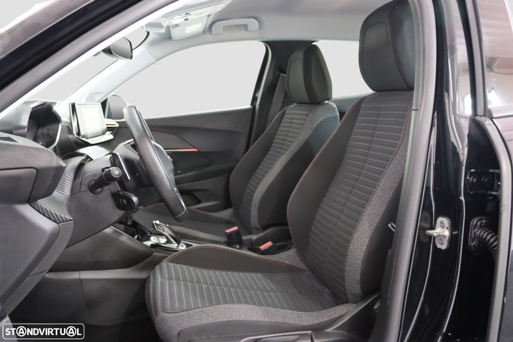 Peugeot 2008 1.2 PureTech Allure EAT8 - 11