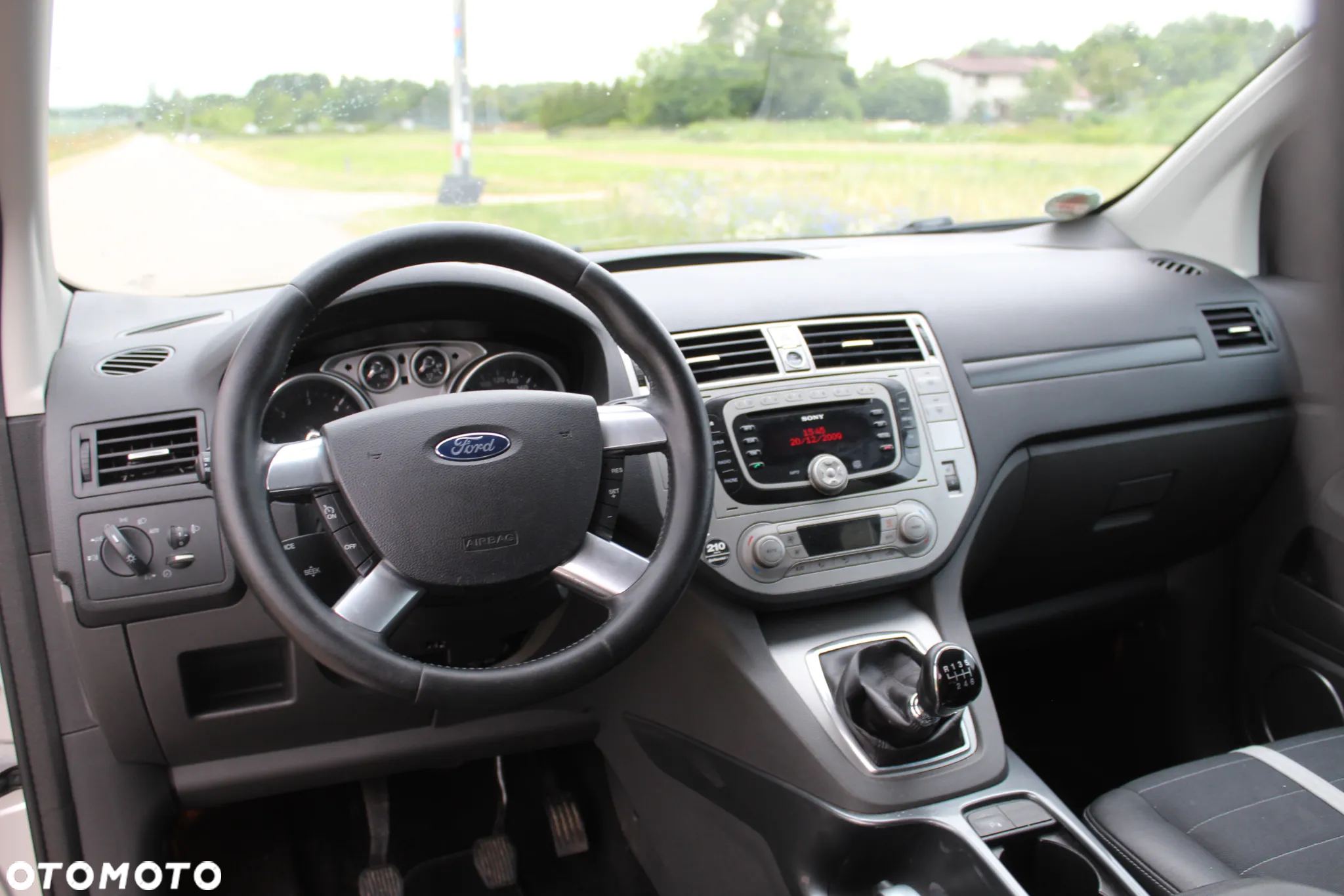 Ford Kuga 2.0 TDCi 2x4 Titanium - 11