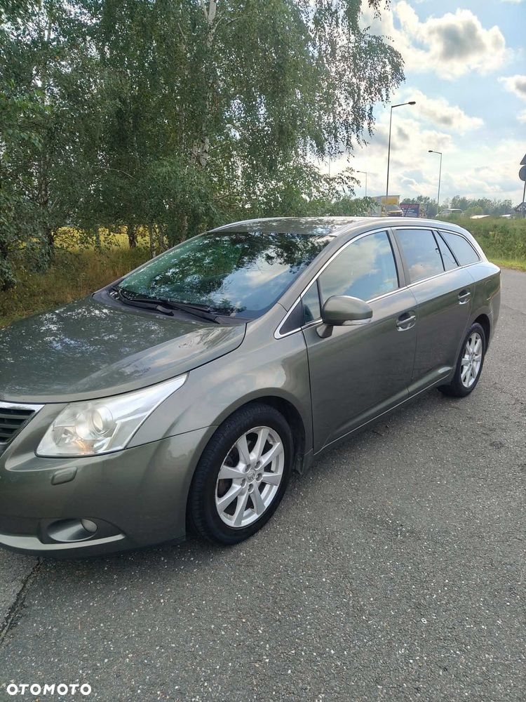 Toyota Avensis - 1