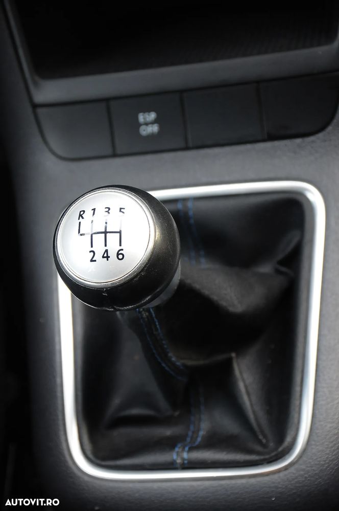 Volkswagen Golf Plus 1.6 FSI Comfortline - 13