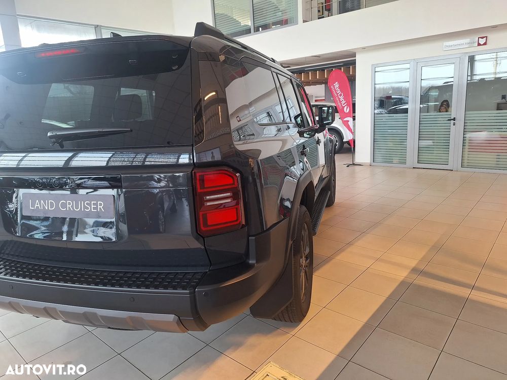 Toyota Land Cruiser 250 2.8l D-4D 204 CP MHEV A/T 7 locuri Luxury - 7