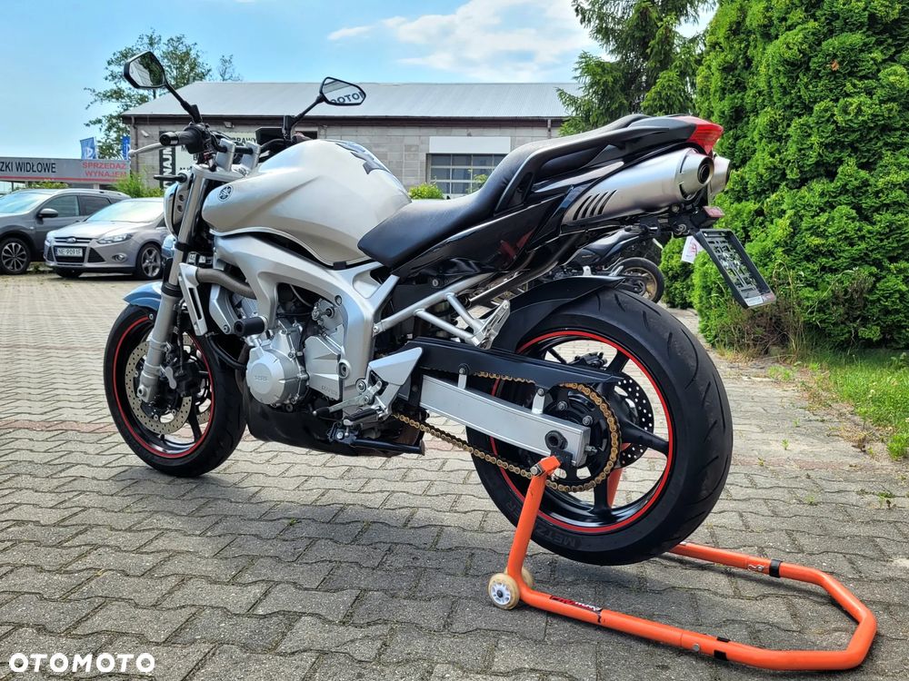 Yamaha FZ6 - 8