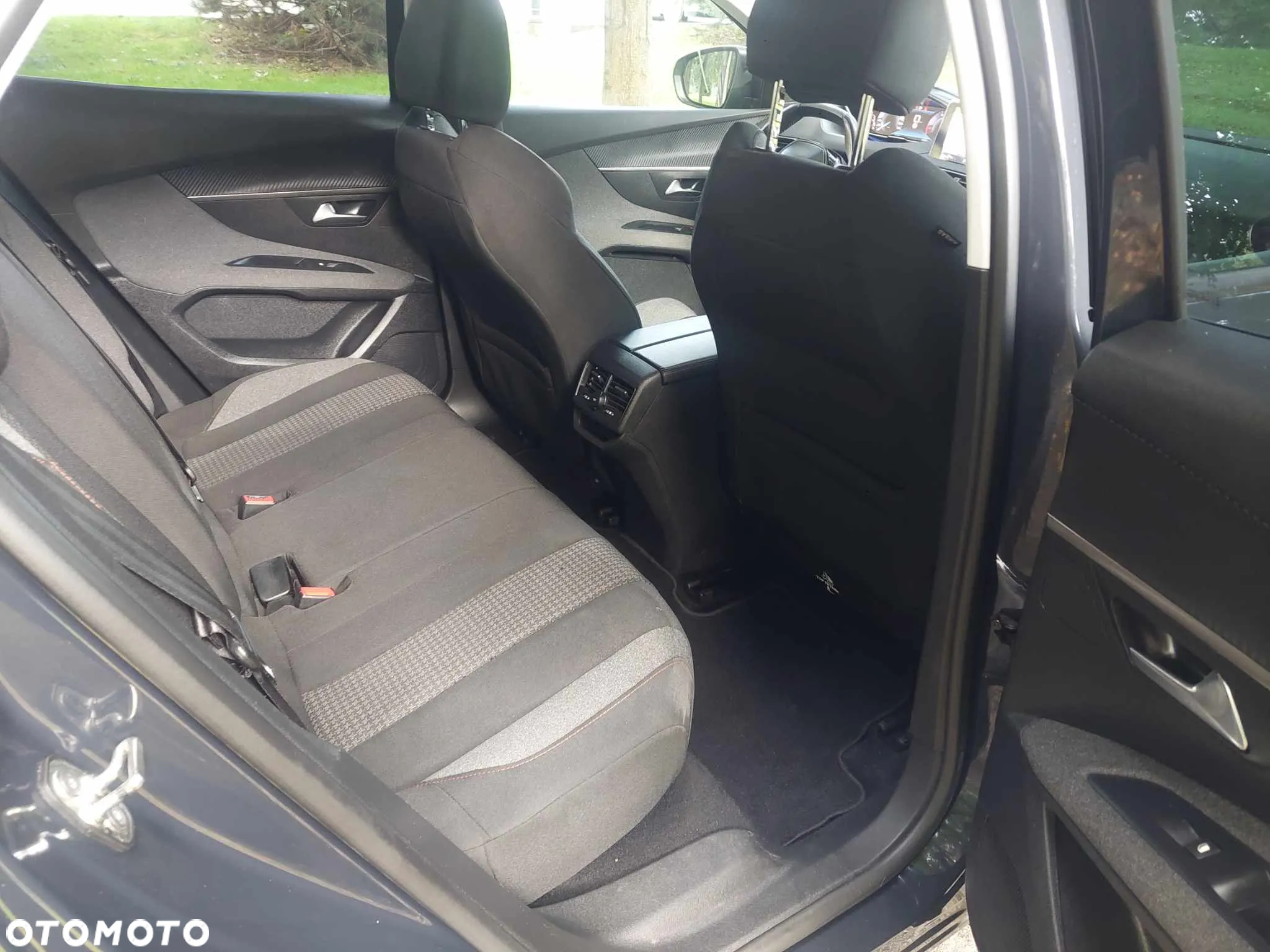 Peugeot 3008 1.5 BlueHDi Active S&S EAT8 - 8