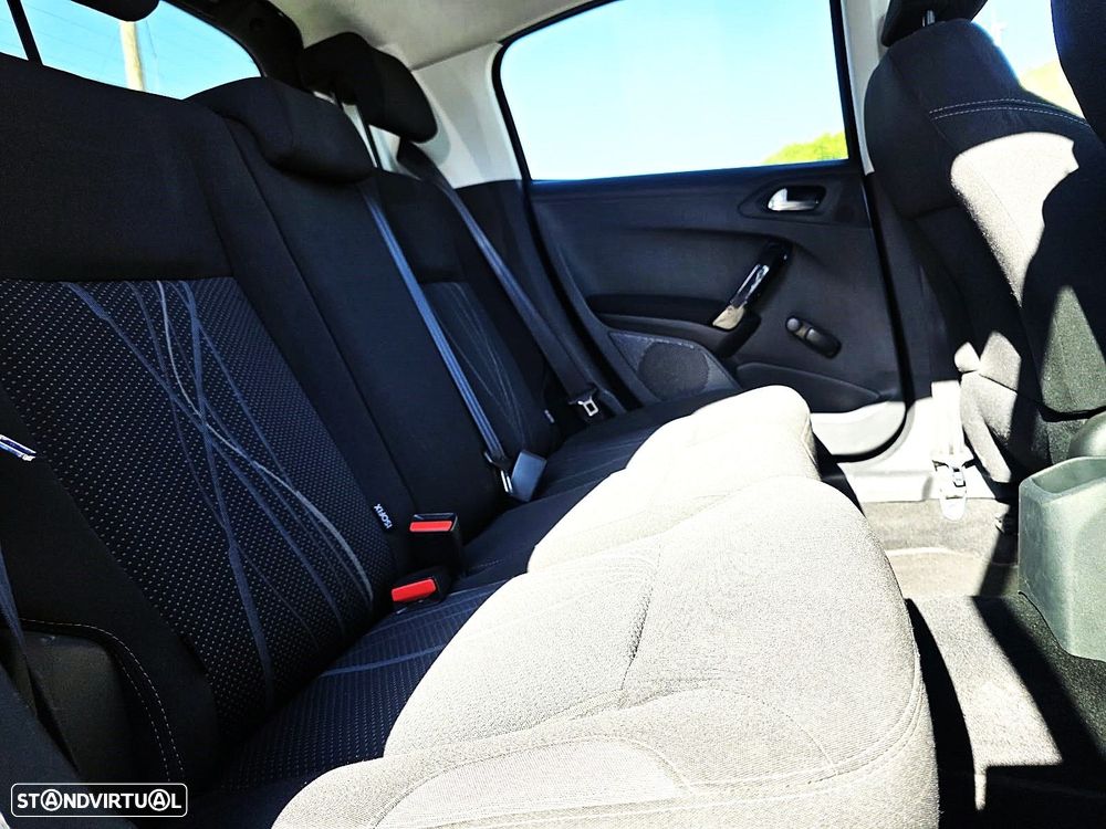 Peugeot 208 1.4 HDi Active - 12