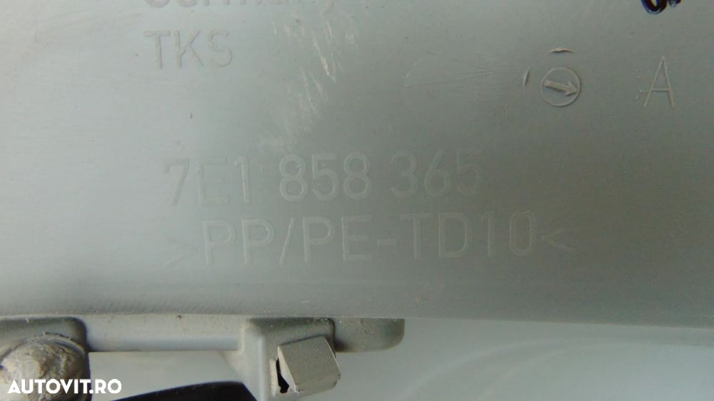 Rama centrala panou bord VW T5 facelift an 2009-2015 cod 7e1858365 - 7
