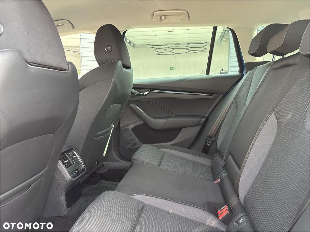 Skoda Octavia 2.0 TDI Ambition DSG - 12