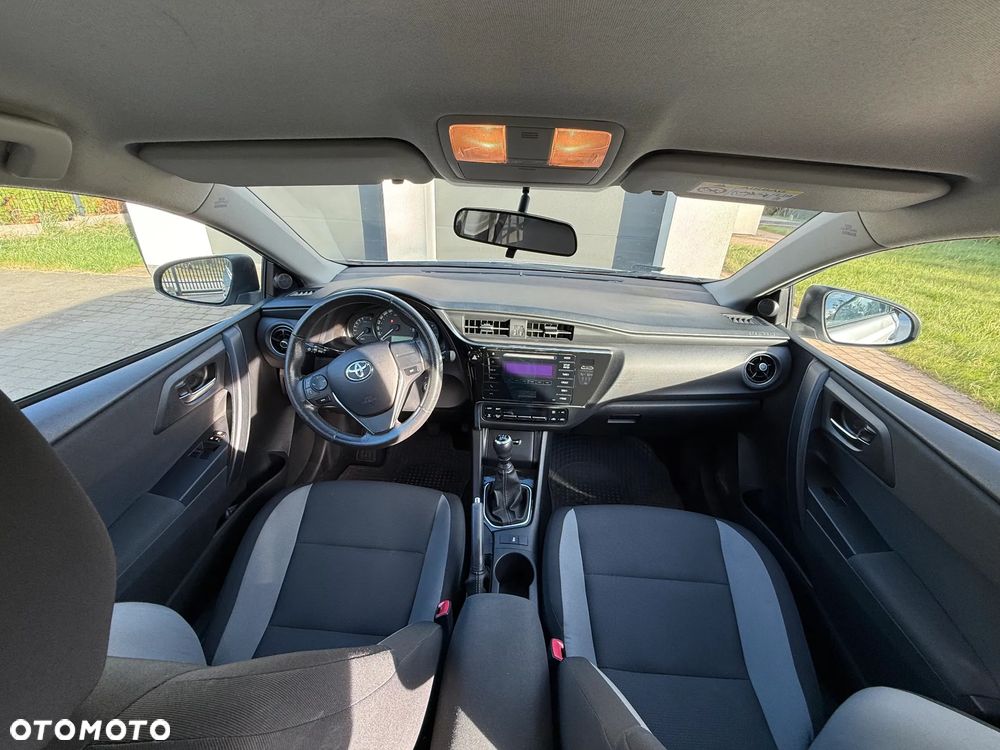 Toyota Auris - 13